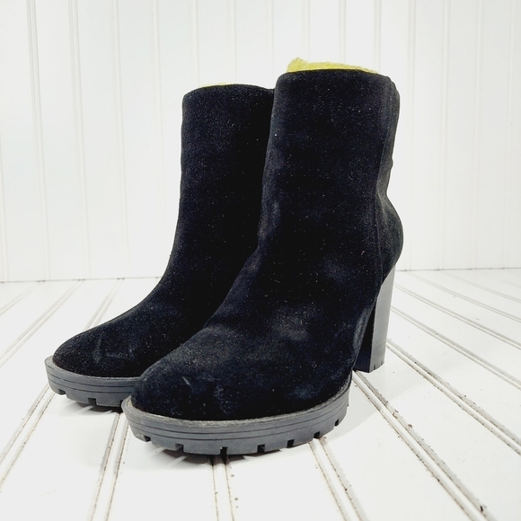 BCBGeneration Laliah Black Suede Leather Block Heel Ankle Bootie I984 - Picture 2 of 11